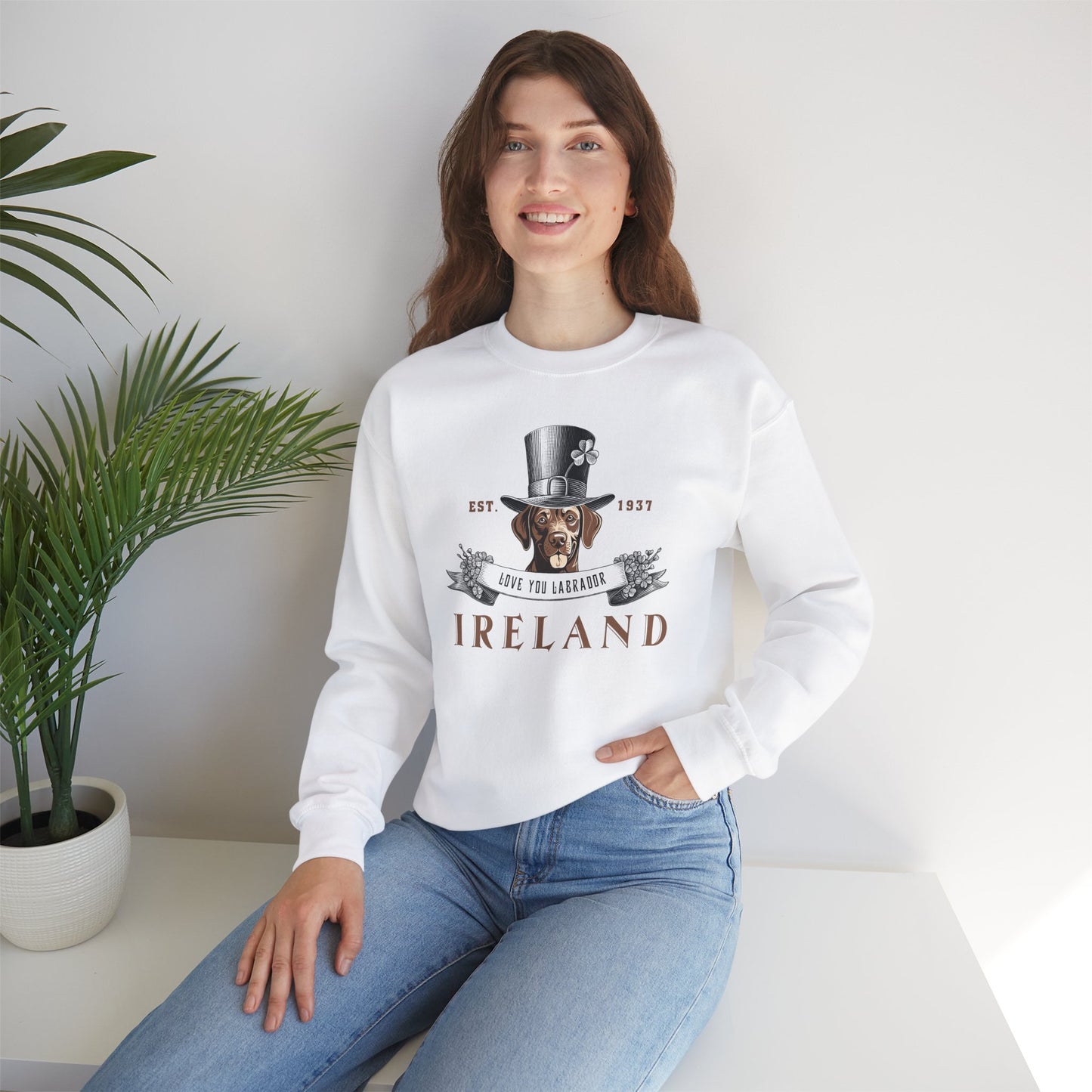 St. Patrick's Day Labrador Sweatshirt - Unisex Heavy Blend™ Crewneck