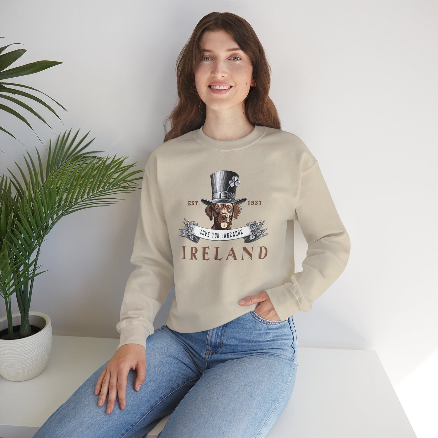 St. Patrick's Day Labrador Sweatshirt - Unisex Heavy Blend™ Crewneck